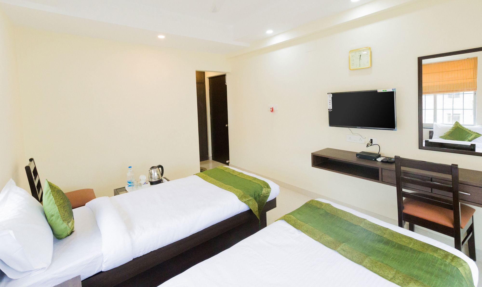 Treebo Trend Newtown Classic Kolkata Bagian luar foto