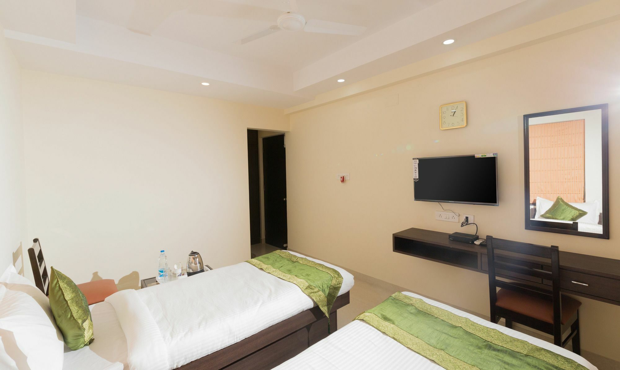 Treebo Trend Newtown Classic Kolkata Bagian luar foto